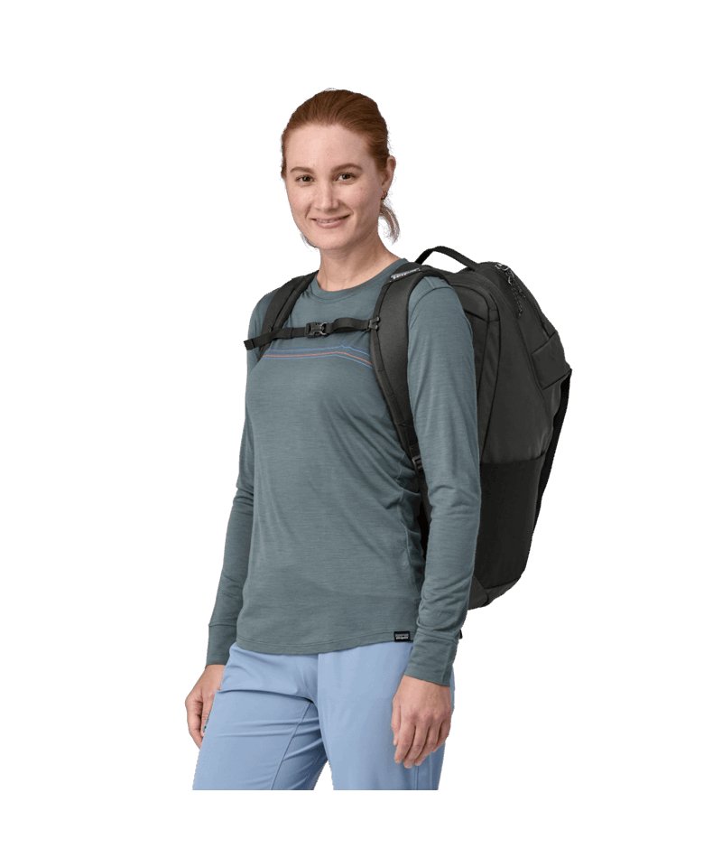 Black Hole Pack 32L in Smolder Blue | Patagonia Bend