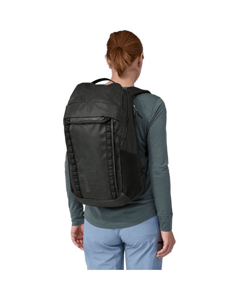 Black Hole Pack 32L in Smolder Blue | Patagonia Bend