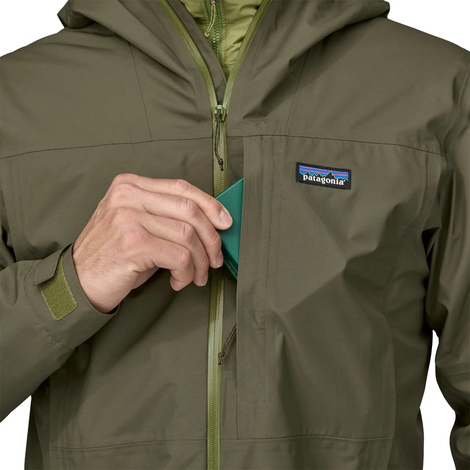 Men's Boulder Fork Rain Jacket in Basin Green | Patagonia Bend