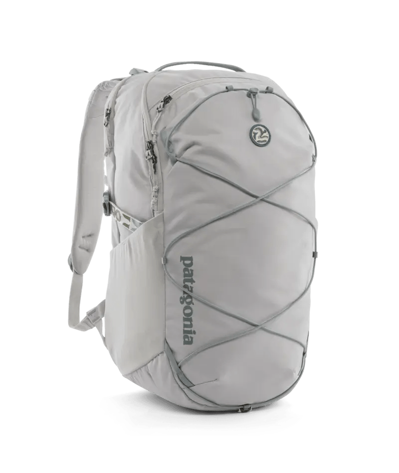 Refugio Daypack 30L in Crisp Grey | Patagonia Bend