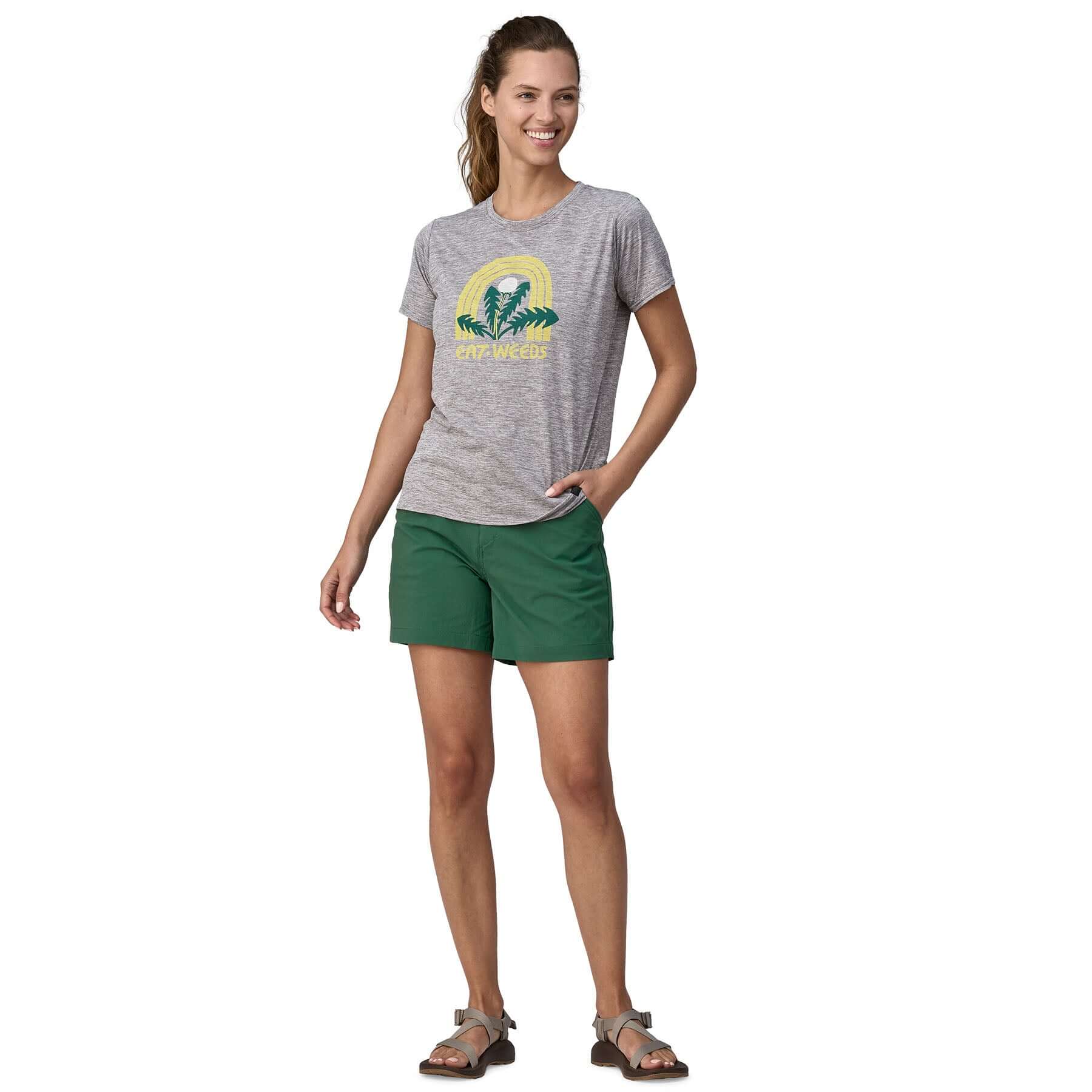 Women's Quandary Shorts - 5 in. in Conifer Green | Patagonia Bend